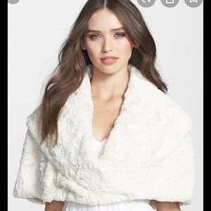 Eliza J faux fur shawl size Medium